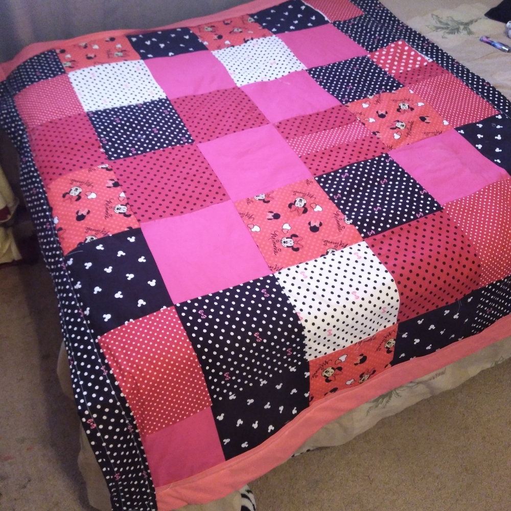 Homemade toddler/ throw quilt